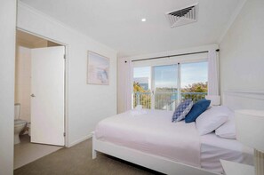 Room - Bright 2BDR Apt with Pool Access Williamstown (Williamstown)