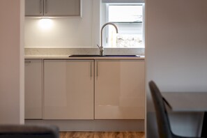 Fridge, microwave, oven, dishwasher - Marine Place | Flat 14 (St Andrews)