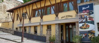 Imola Udvarhaz Dessert Hotel