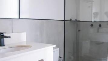 Suite, Balcony, City View | Bathroom