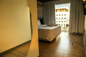 In-room safe, iron/ironing board, free WiFi, wheelchair access - COROADOS HOTEL E FLATS LTDA (Nova Prata)