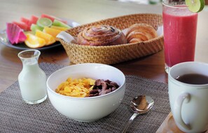 Deluxe Villa | Breakfast meal