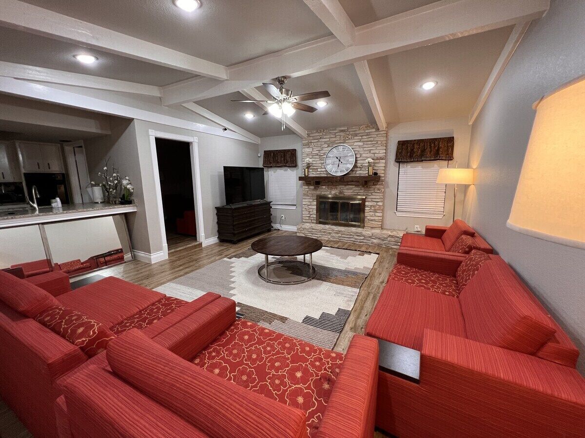 Fabulous 5-bedroom Estate With Ac In Charming Round Rock - Round Rock, TX