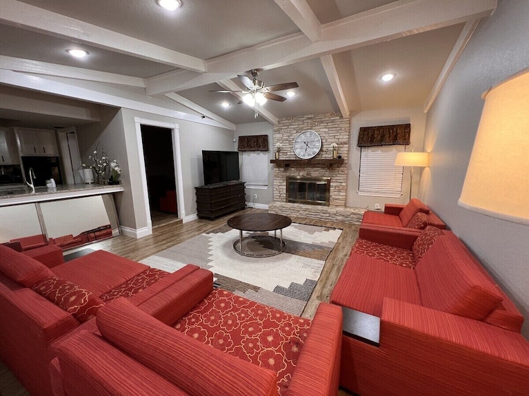 Fabulous 5-bedroom Estate With Ac In Charming Round Rock - Round Rock, TX