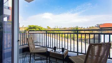 Deluxe Suite, River View | Property grounds