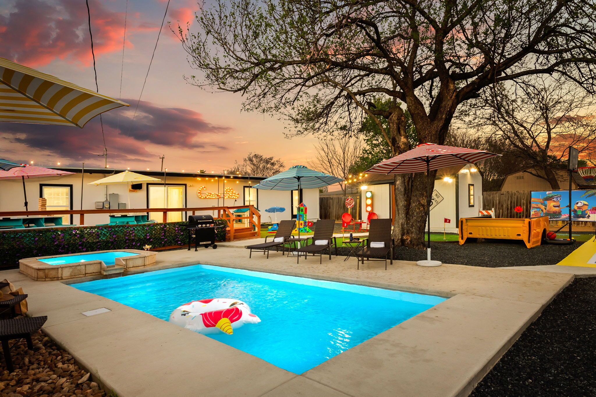 Outdoor pool, a heated pool