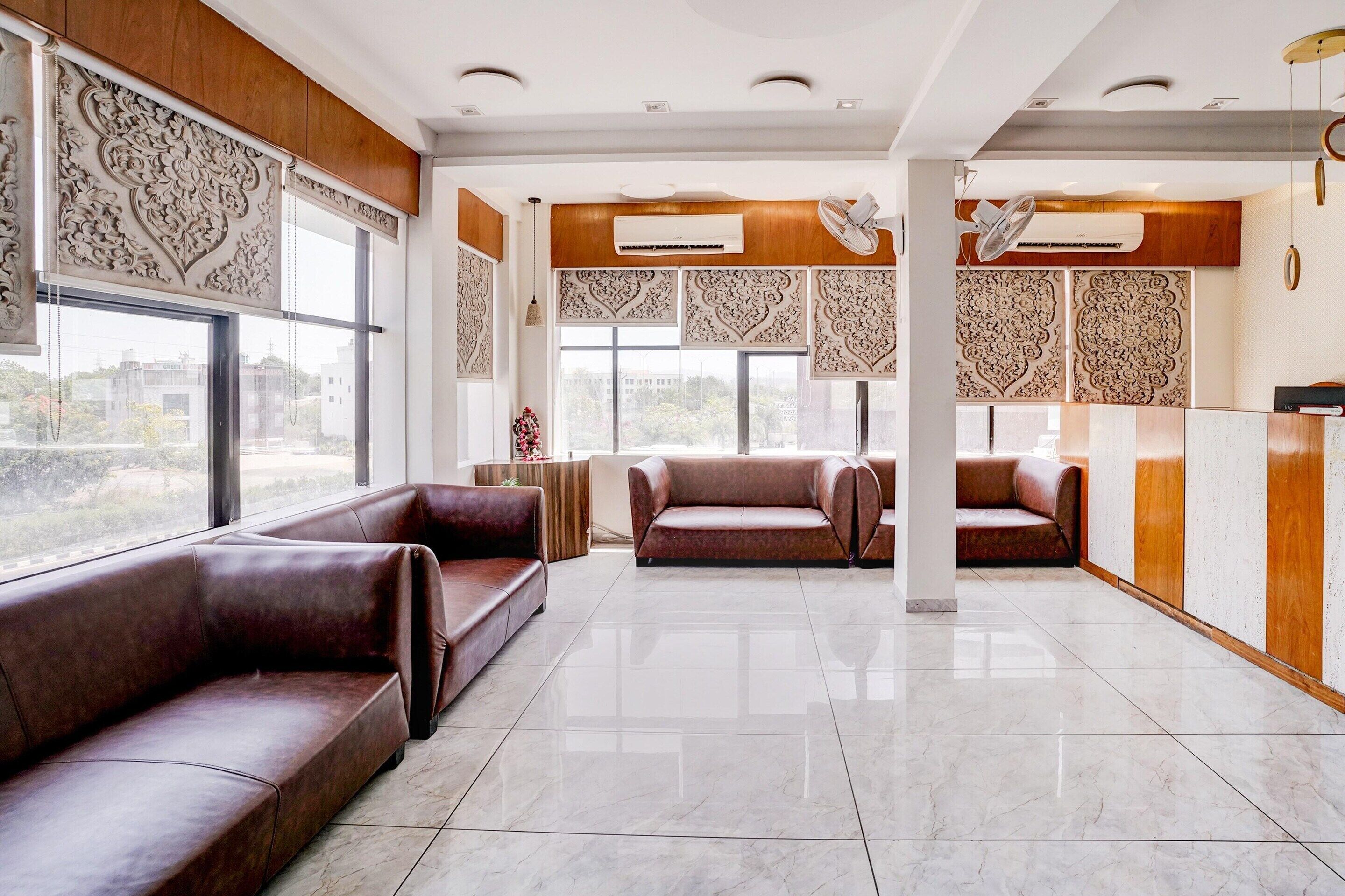 House | Lobby