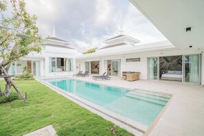 Outdoor pool - The luxury villa Ivory E3 Rawai Phuket (Rawai)