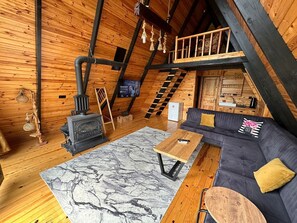 Basic Bungalow | Living area