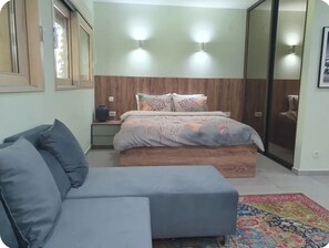 Room - Cozy studio apartment in delightful Kotor with free parking (Kotor)