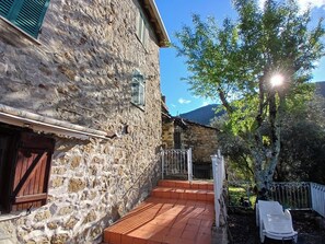 Terrace/patio - Berzi Bliss Cottage Retreat (Bajardo)