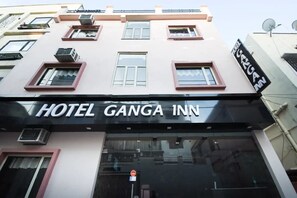 تفاصيل الفندق من الخارج