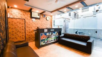 Deluxe Double Room | Lobby