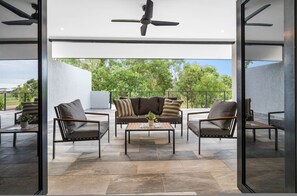 House, Smoking | 5 bedrooms - Zen Tropica Family Luxury Retreat Pool BBQ (Darwin)