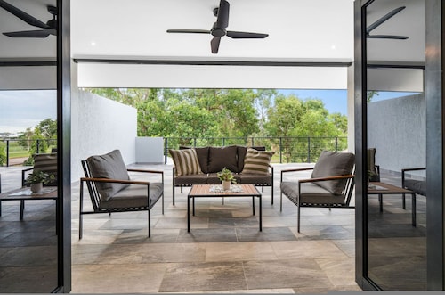 Zen Monarch Family Luxury Retreat Pool BBQ