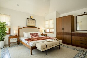 House - Casa Toledo 4BR in Candolim w Pvt Pool Near Beach (Candolim)