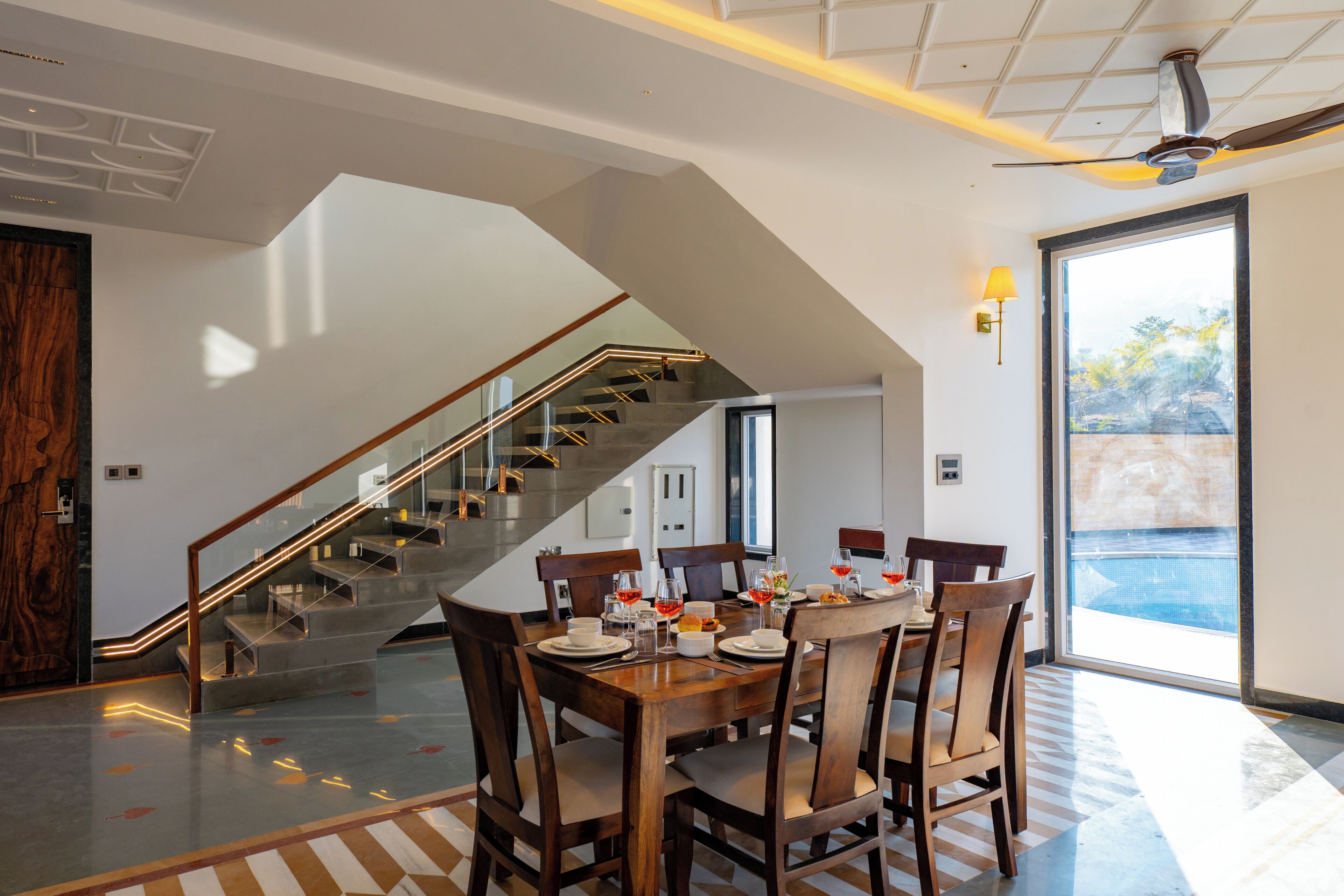 Villa de lujo, vista a la colina | Restaurantes