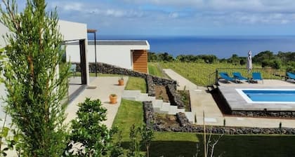 Refúgio dos Capelinhos Villa & Suites