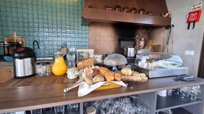 Dining - Refúgio dos Capelinhos Villa & Suites (Horta)