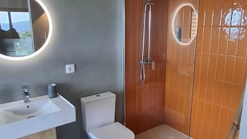 Suite Vulcão | Kylpyhuone | Hiustenkuivaaja, pyyhkeet