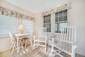 Dining - Dolly's House #4 by Seaside Vacations & Sales (Chincoteague Island)