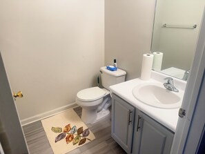 Handtücher, Seife, Toilettenpapier