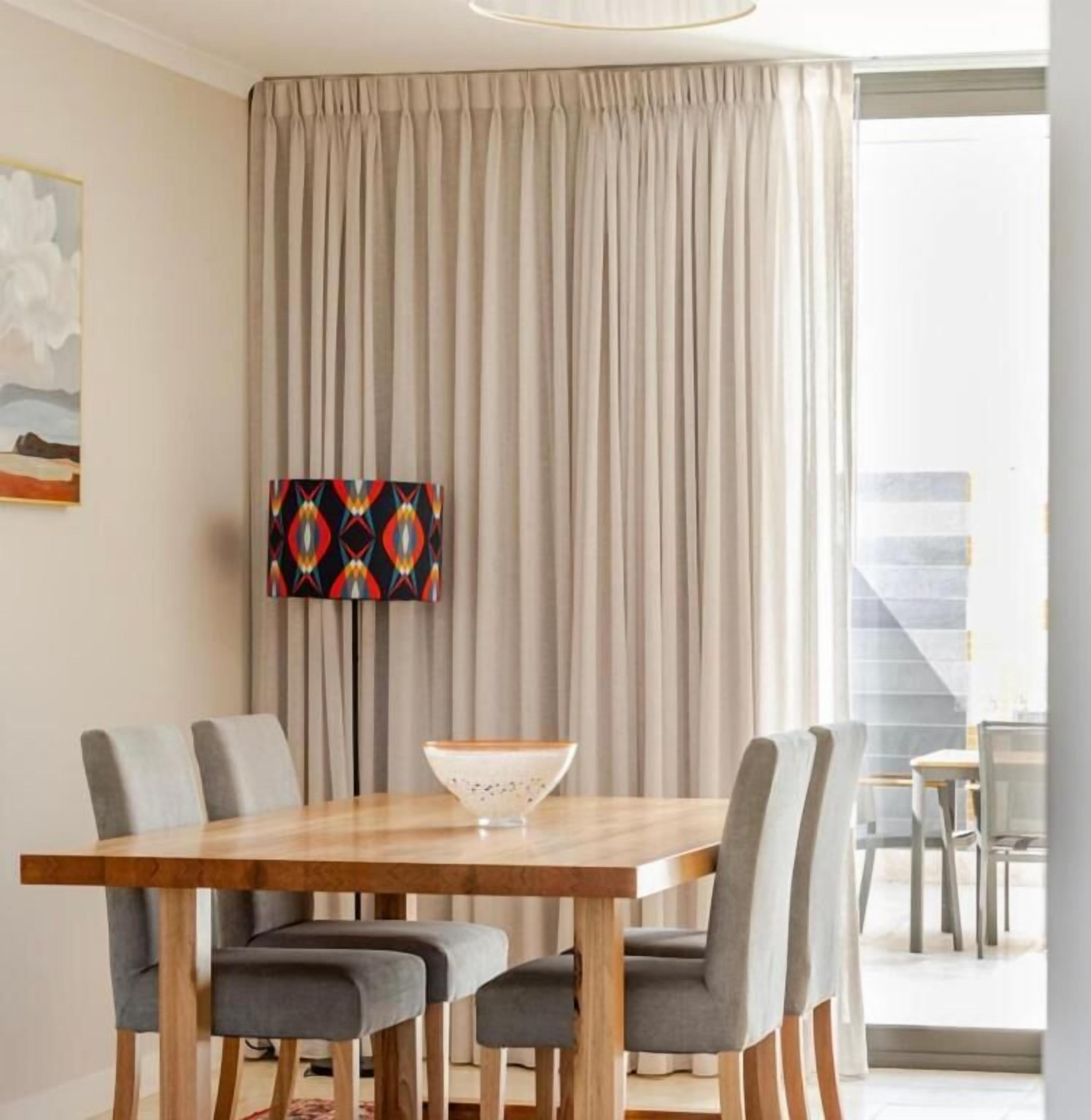 Room, 1 Bedroom | Dining room