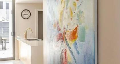 Room-upscale Neighbourhood Guest Quarter