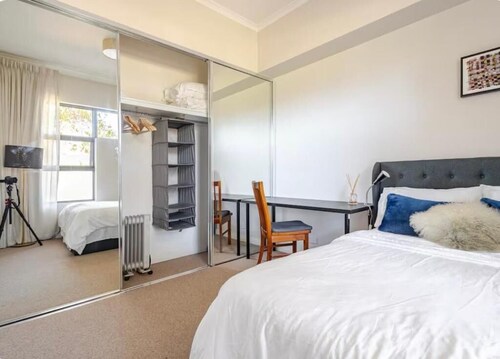 Room-upscale Neighbourhood Guest Quarter