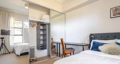Room-upscale Neighbourhood Guest Quarter