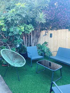 Terrace/patio - House 5 minutes walk from the beach (Saint-Pierre)