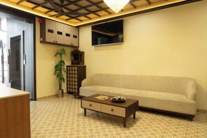 Lobby sitting area - Hotel Liora (Rajkot)