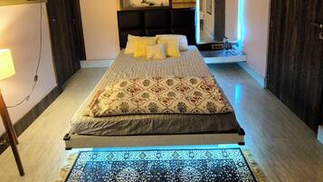 3 bedrooms, WiFi, bed sheets