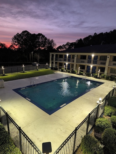 Garden Inn Adairsville