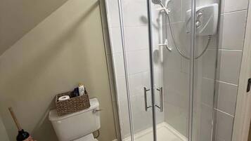 Shower, shampoo
