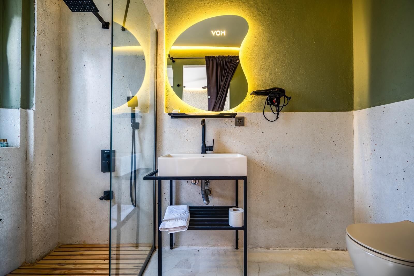 Standard Room, City View | Bathroom