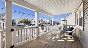 Terrace/patio - Beautifully Renovated Surf City Duplex!!! (surf city)