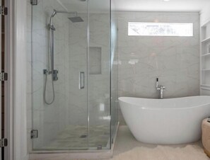 Hair dryer, towels - Walk to Bay & Downtown Fairhope- Fig & Bay Retreat -Coastal Getaway with Pool! (Fairhope, AL)