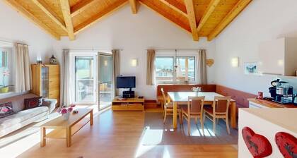 Spacious alpine apartment - 3 bedrooms, close to ski bus & top ski resorts