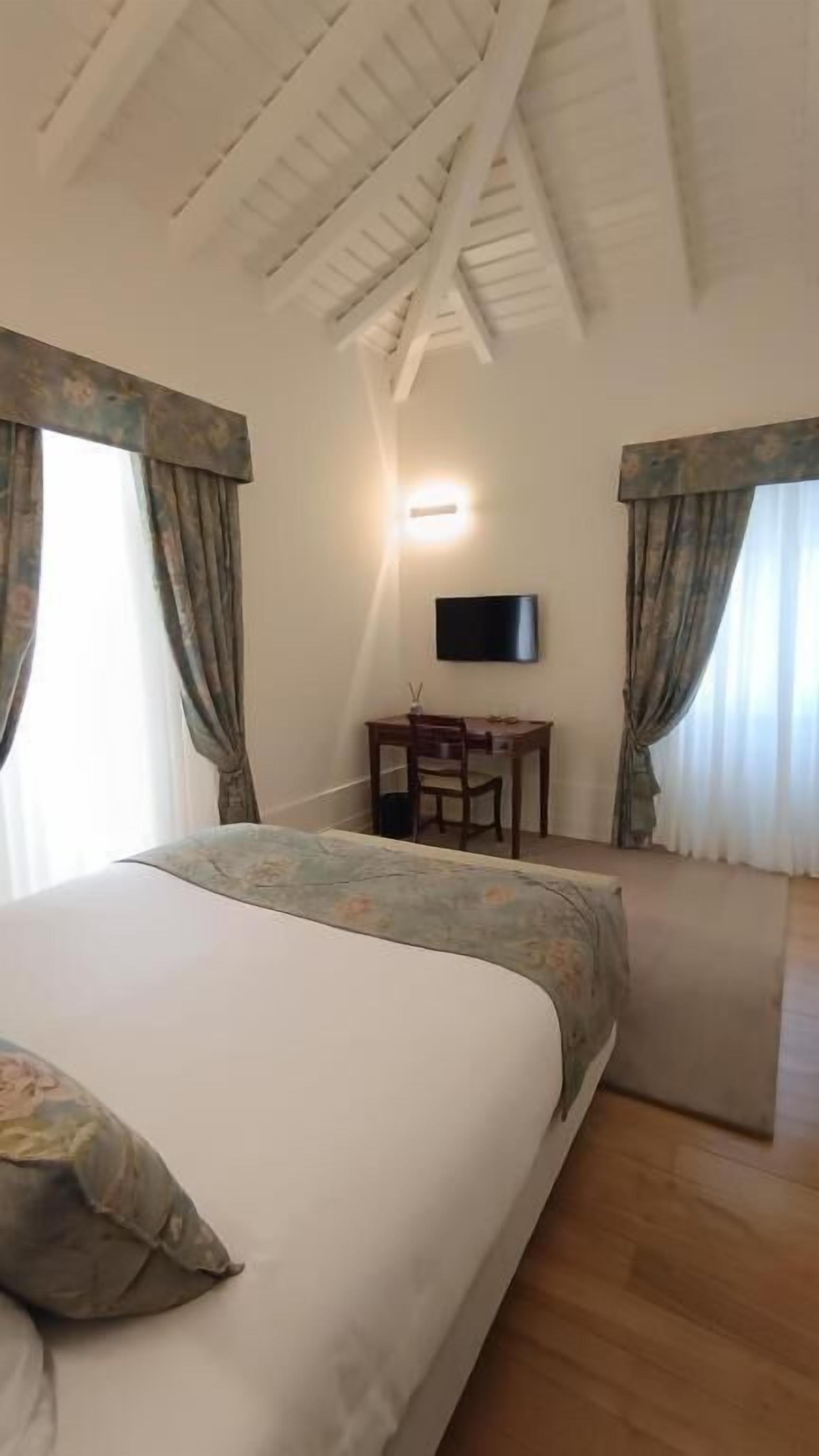 Dubbelrum - utsikt mot trädgården