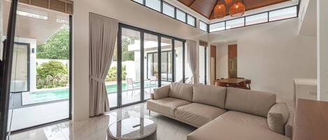 Villa, 3 Bedrooms, Accessible, Smoking | Living room