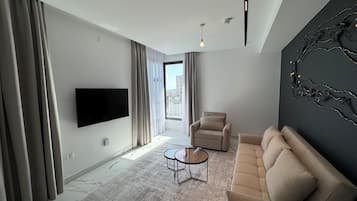 Apartemen Deluks, 1 kamar tidur, balkon, pemandangan laut | Area keluarga