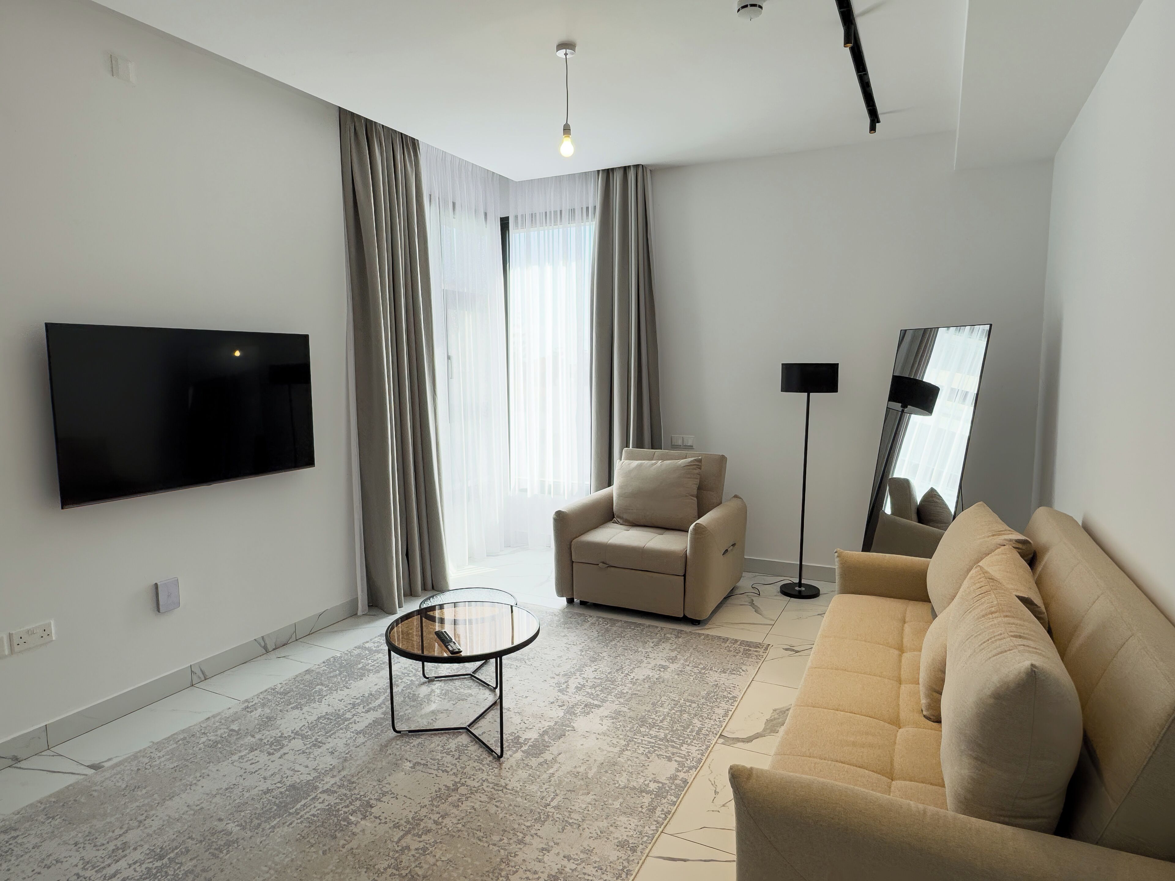 华丽公寓, 阳台, 城市景观 | 起居区