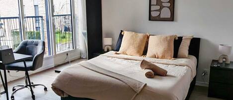 2 bedrooms, iron/ironing board, Internet, bed sheets