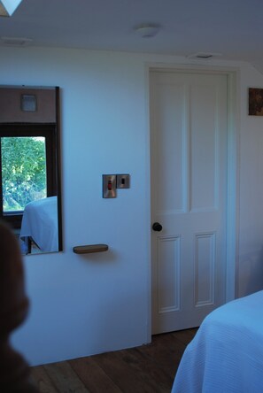WiFi, bed sheets - Barn Retreat with Mountain Views in South Kildare (Athy)