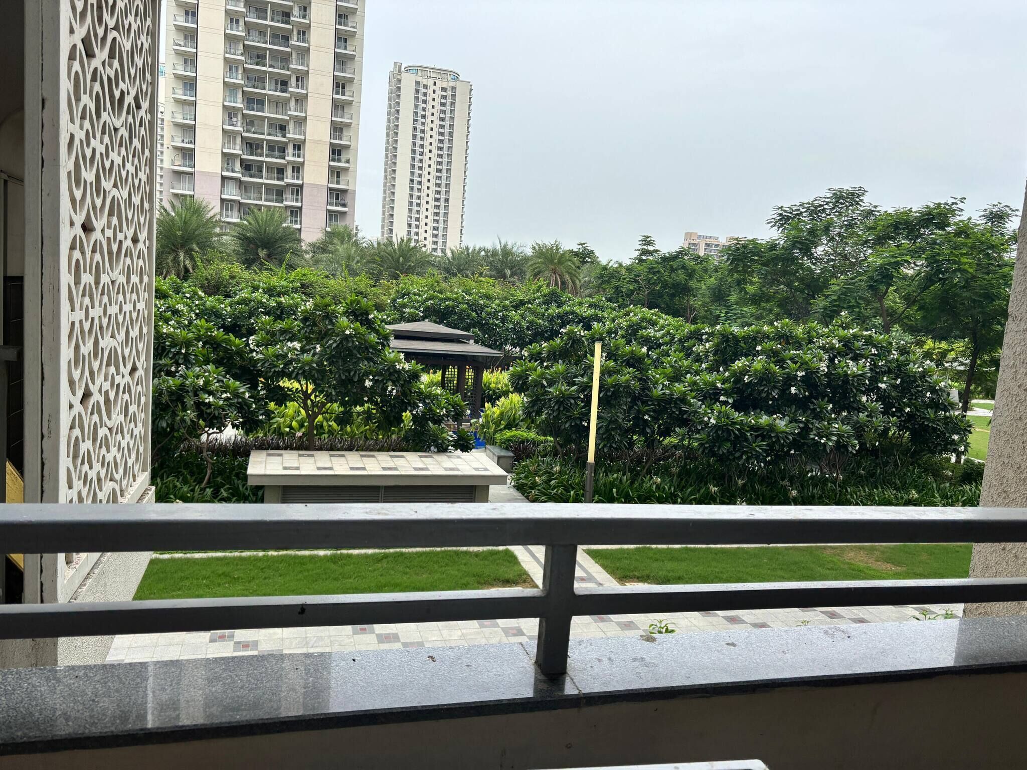 Apartment, 2 Bedrooms, Smoking, Balcony | Property grounds