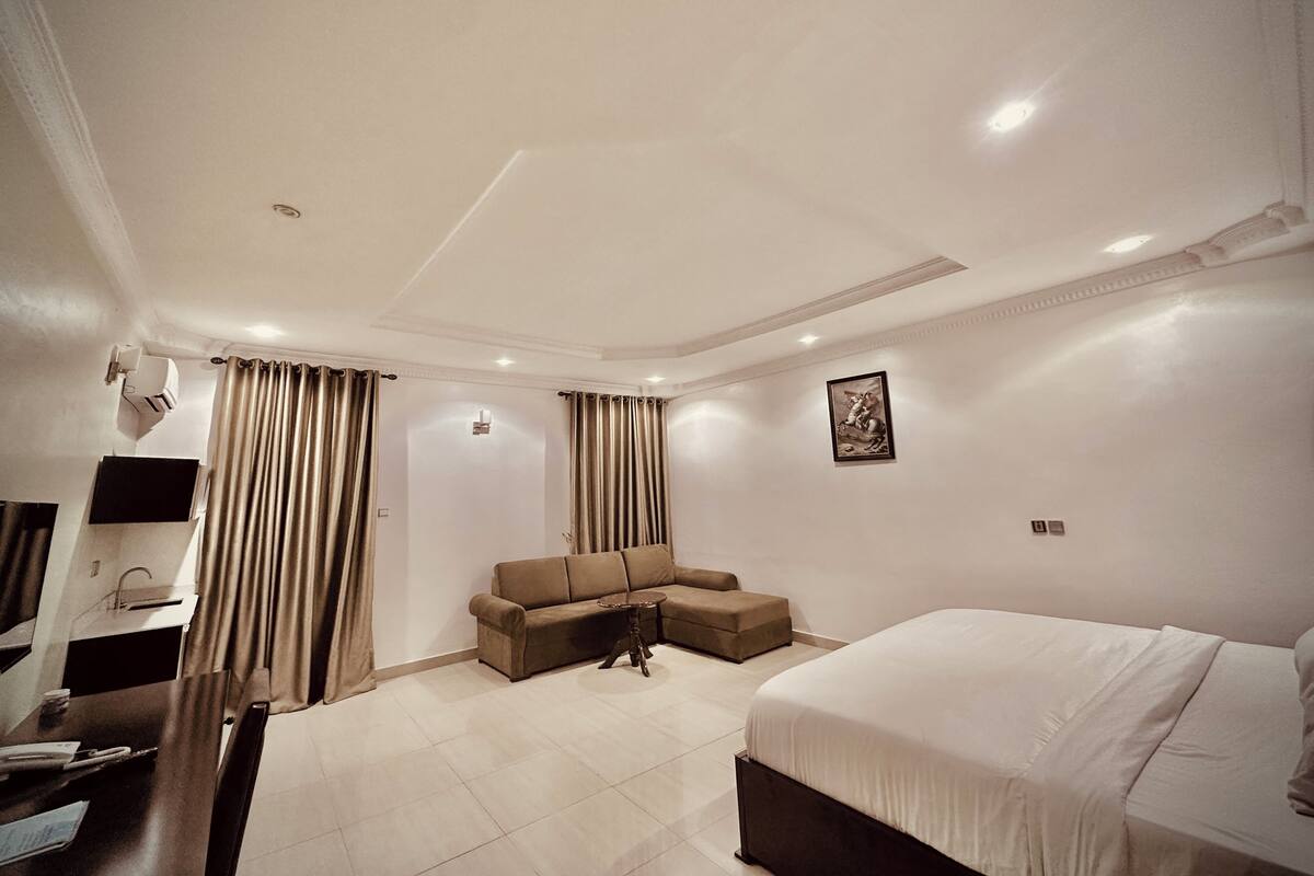 Luxury Double Room | Free WiFi