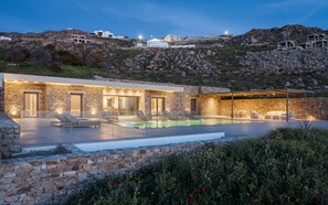 Front of property - Beach House Houlakia Mykonos (Mykonos)
