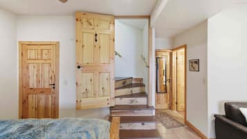 3 chambres, fer et planche à repasser, Wi-Fi, draps fournis