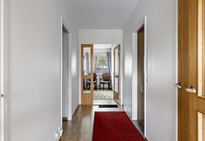 Room, 1 Bedroom, Balcony | Hallway - Room-charming Guest Room Retreat in Sund (Sundbyberg)